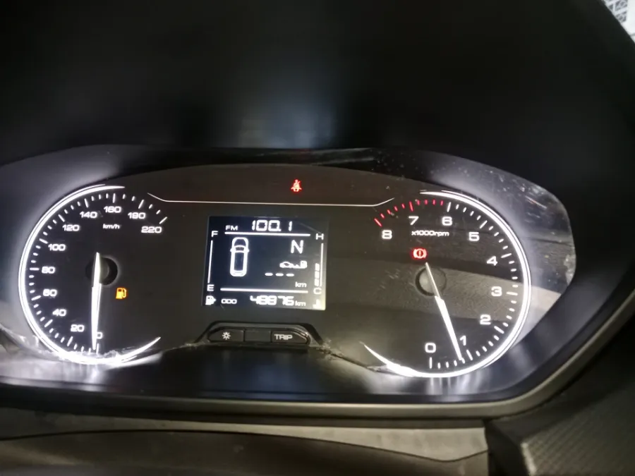 Foto Mobil Bekas Odometer Wuling Alvez 1.5 CE tahun 2024