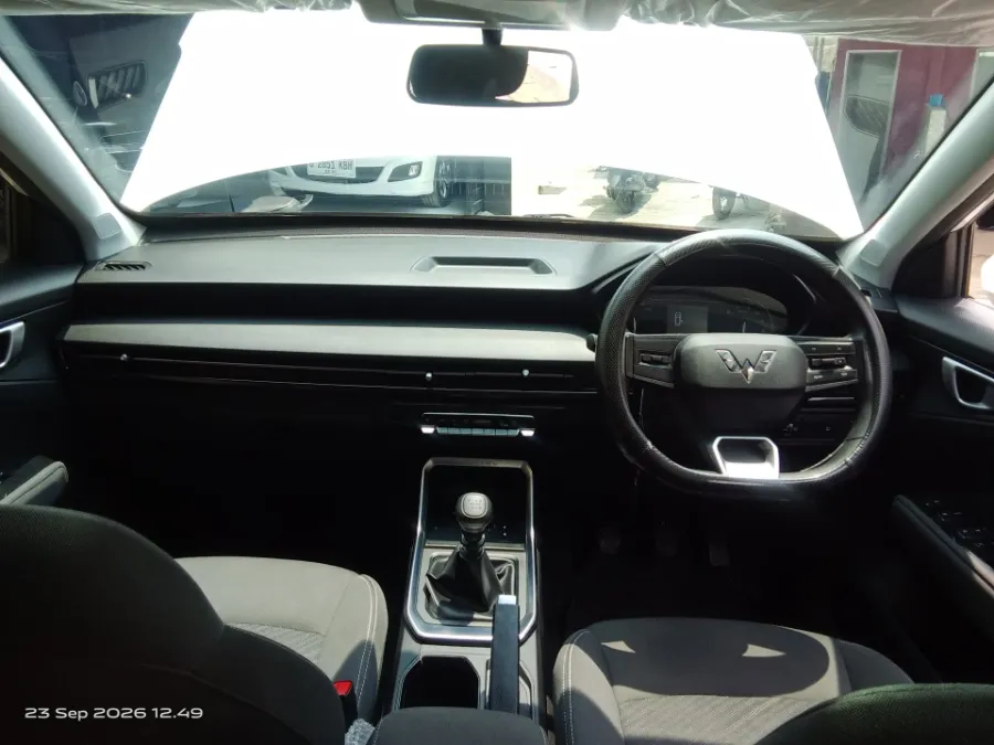 Foto Mobil Bekas Dashboard Wuling Alvez 1.5 CE tahun 2025