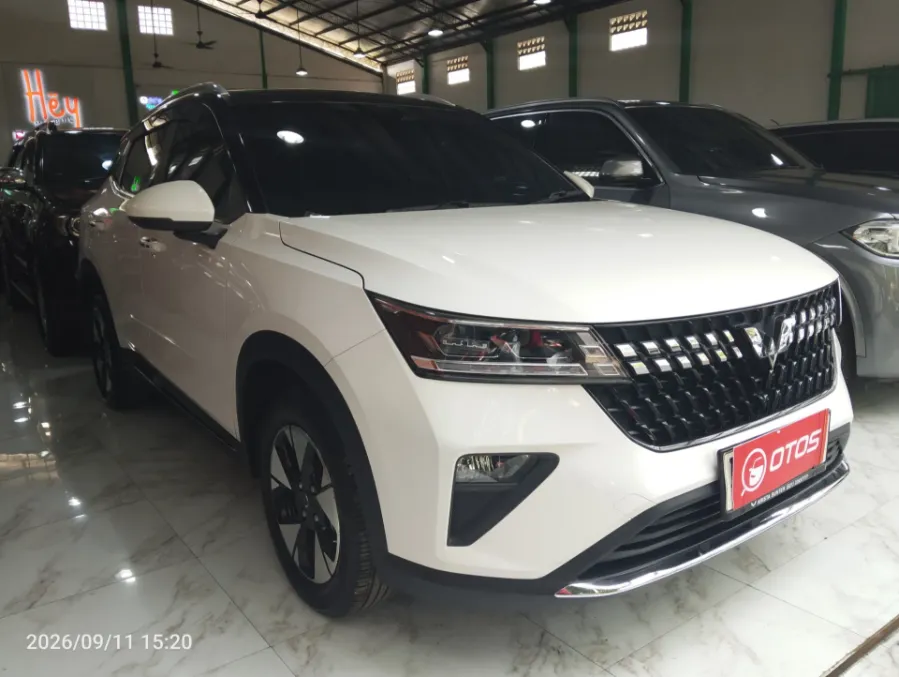 Foto Mobil Bekas Kanan Depan Wuling Alvez 1.5 EX tahun 2024