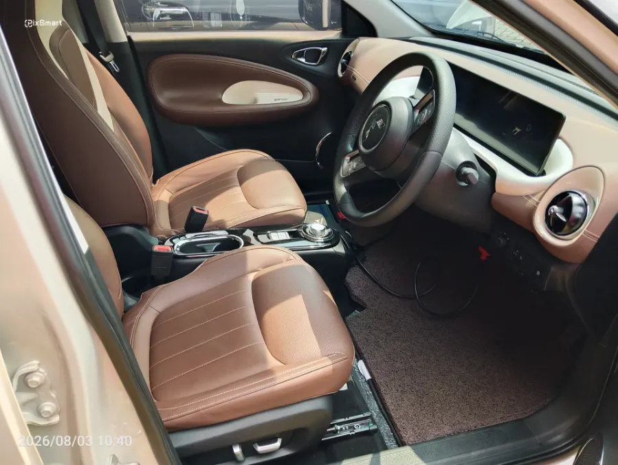 Foto Mobil Bekas Kabin Depan Wuling Binguo Premium Range tahun 2024