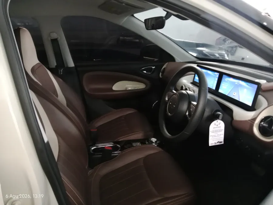 Foto Mobil Bekas Kabin Depan Wuling Binguo Premium Range tahun 2024