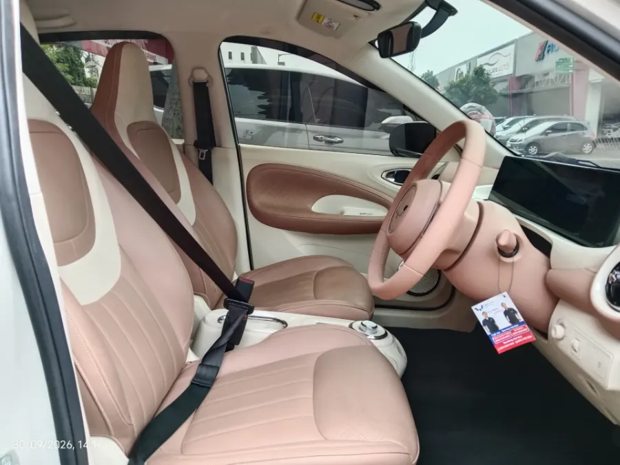 Foto Mobil Bekas Kabin Depan Wuling Binguo Premium Range tahun 2025
