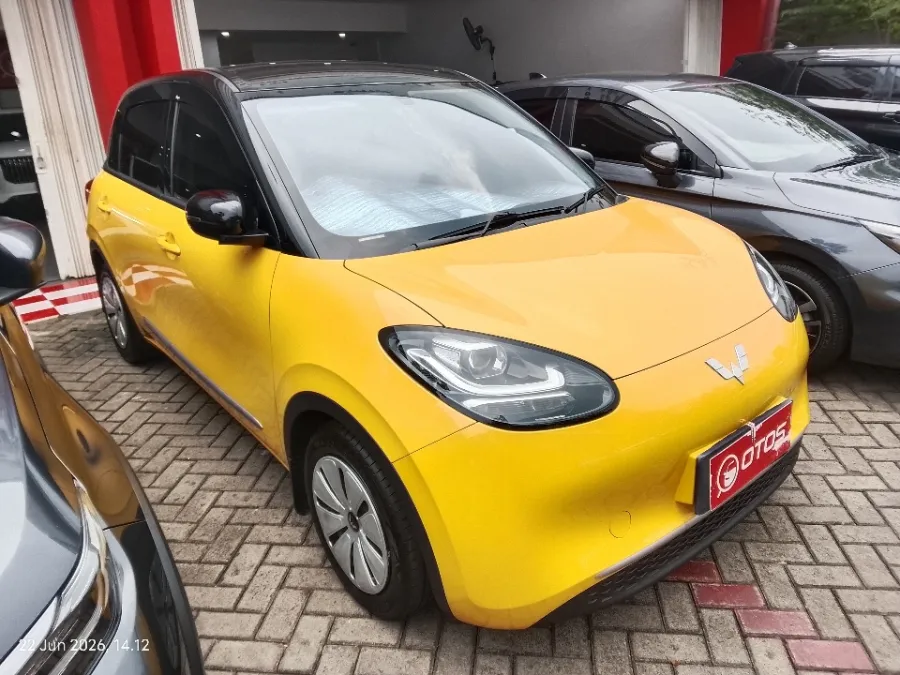 Foto Mobil Bekas Kanan Depan Wuling Binguo Premium Range tahun 2025