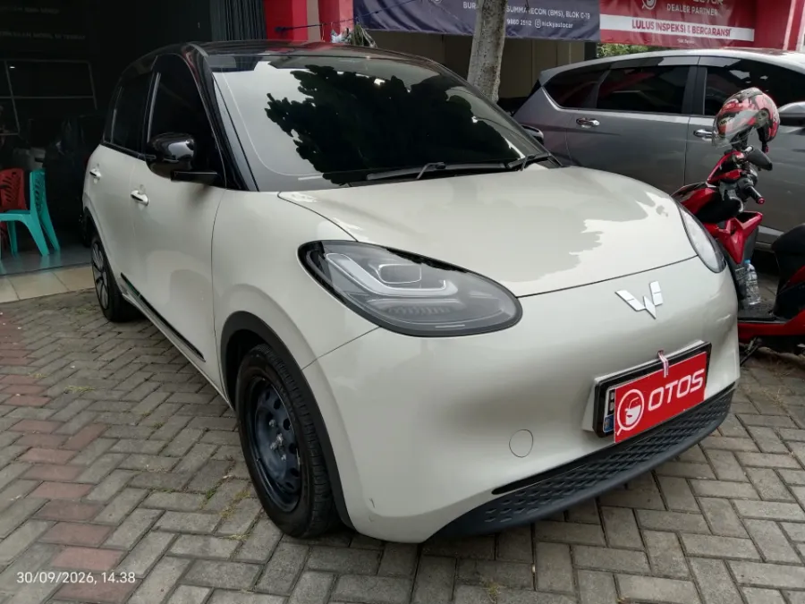 Foto Mobil Bekas Kanan Depan Wuling Binguo Premium Range tahun 2025