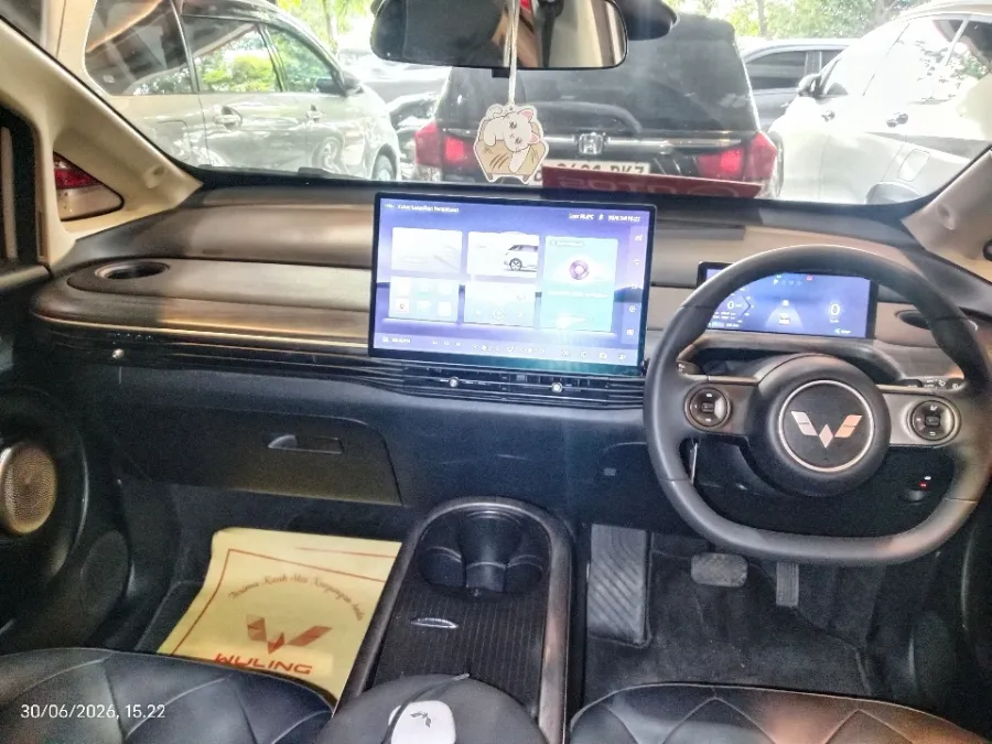 Foto Mobil Bekas Dashboard Wuling Cloud EV Long Range tahun 2024