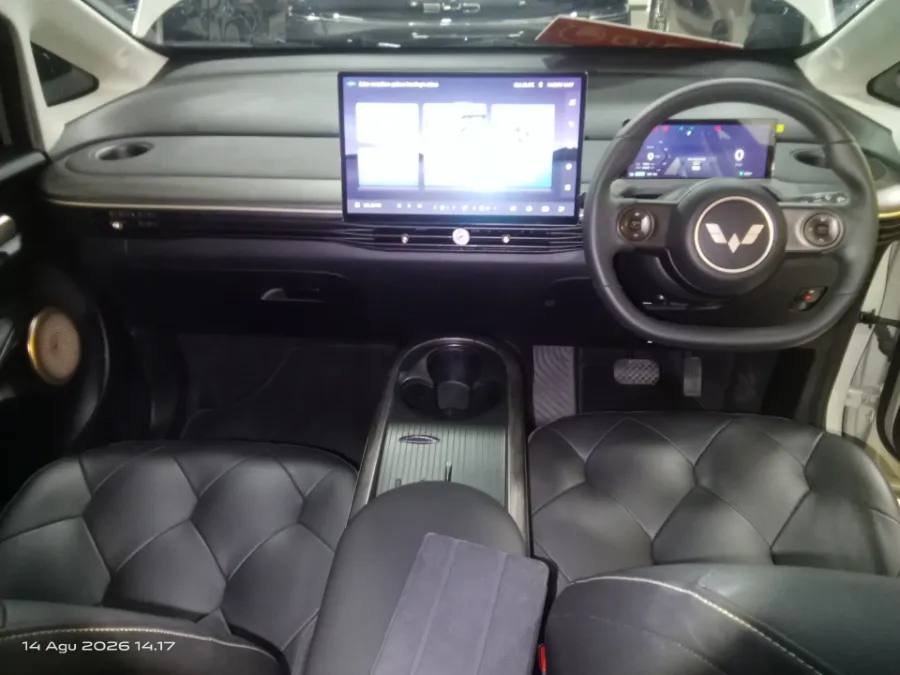 Foto Mobil Bekas Dashboard Wuling Cloud EV Long Range tahun 2024