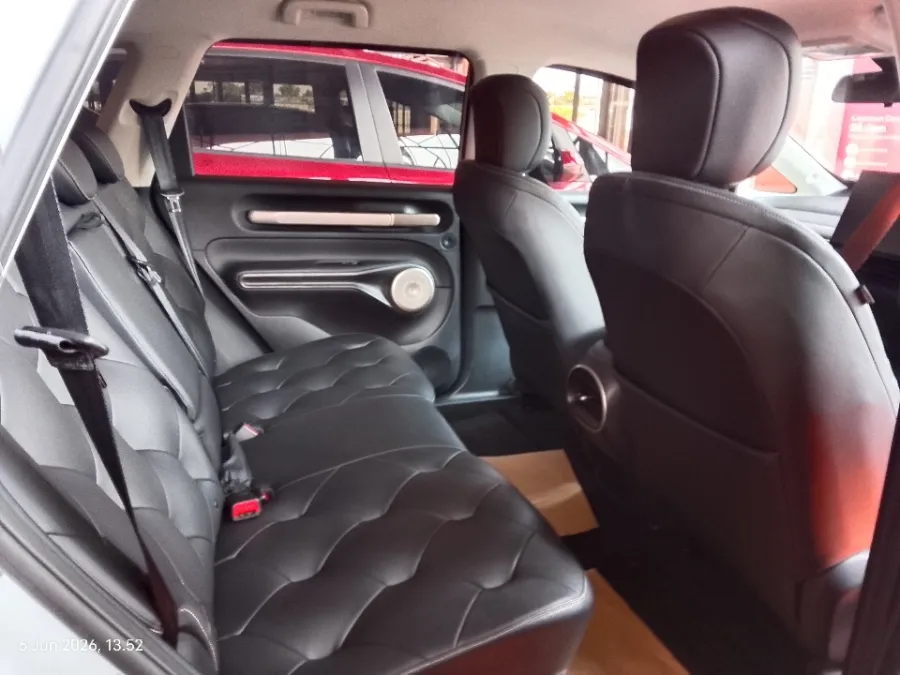 Foto Mobil Bekas Kabin Belakang Wuling Cloud EV Long Range tahun 2024