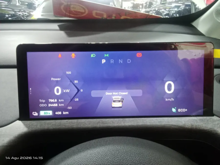 Foto Mobil Bekas Odometer Wuling Cloud EV Long Range tahun 2024