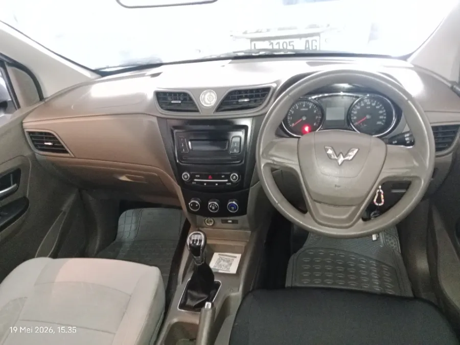 Foto Mobil Bekas Dashboard Wuling Confero 1.5 tahun 2021