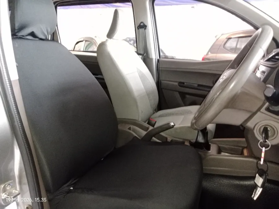 Foto Mobil Bekas Kabin Depan Wuling Confero 1.5 tahun 2021