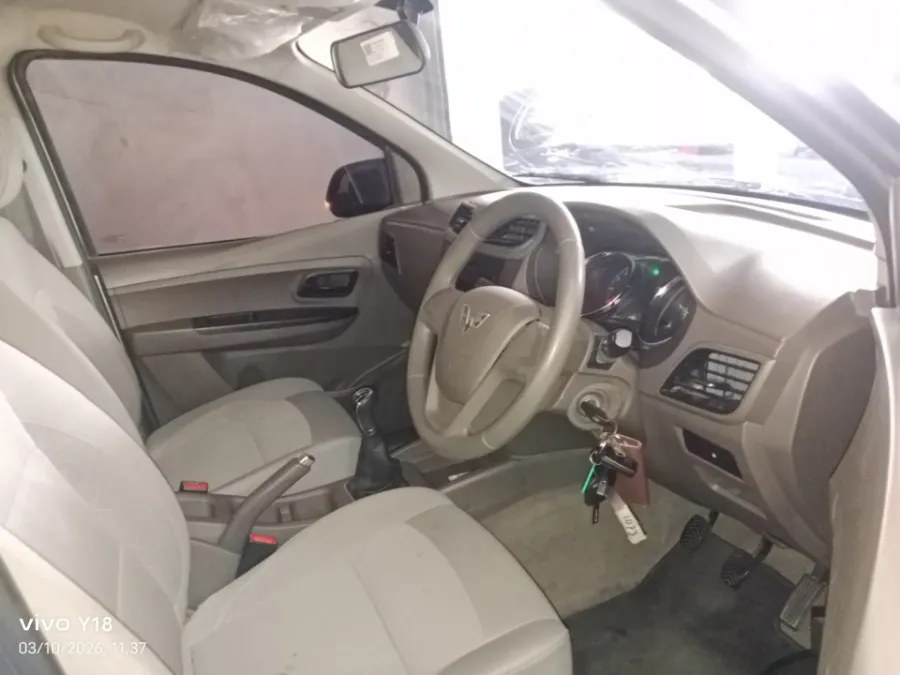 Foto Mobil Bekas Kabin Depan Wuling Confero 1.5 tahun 2025