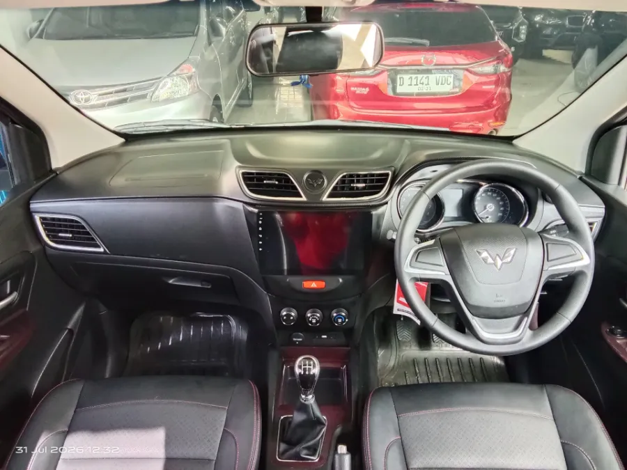 Foto Mobil Bekas Dashboard Wuling Confero 1.5 S C tahun 2021
