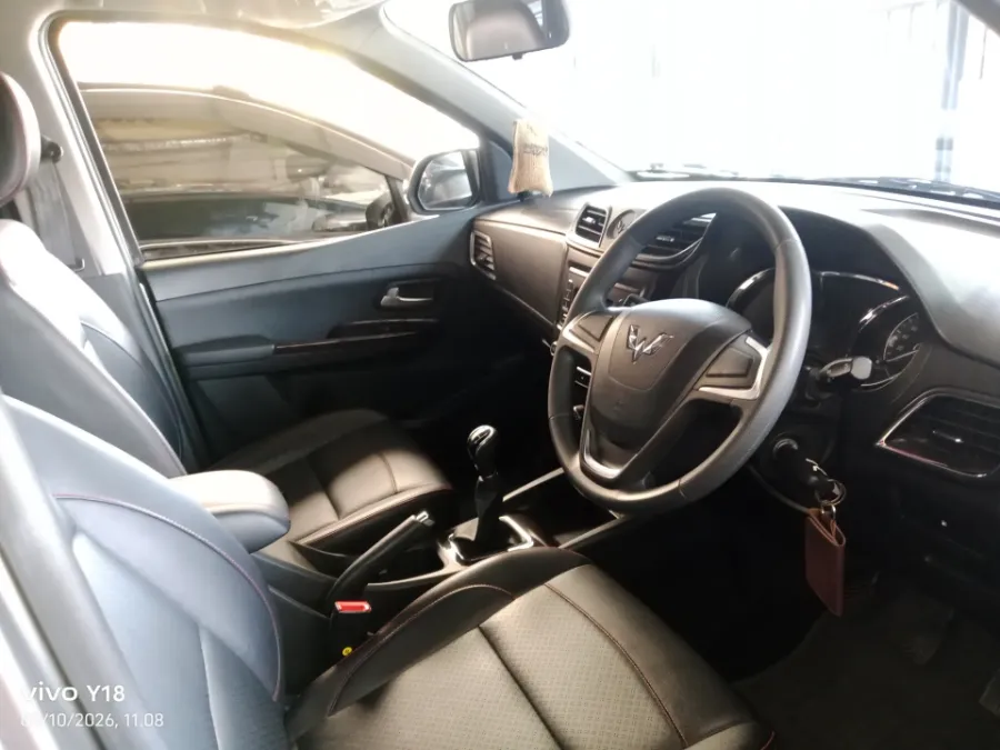 Foto Mobil Bekas Kabin Depan Wuling Confero S 1.5 ACT tahun 2022