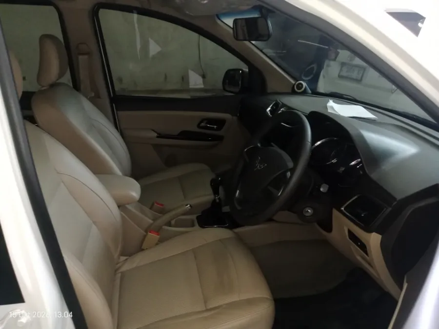 Foto Mobil Bekas Kabin Depan Wuling Confero S 1.5 C tahun 2019