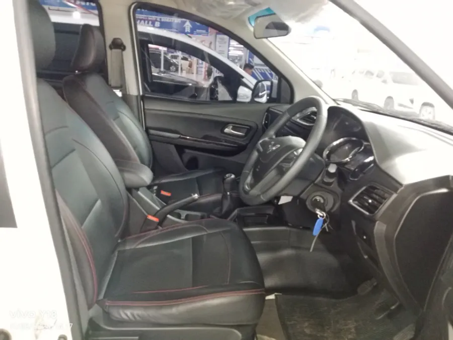 Foto Mobil Bekas Kabin Depan Wuling Confero S 1.5 C tahun 2021