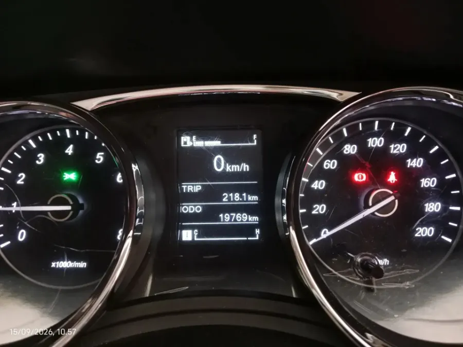 Foto Mobil Bekas Odometer Wuling Confero S 1.5 L tahun 2024