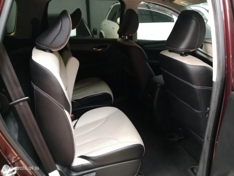 Foto Mobil Bekas Kabin Belakang Wuling Cortez 1.5 C T Lux tahun 2019