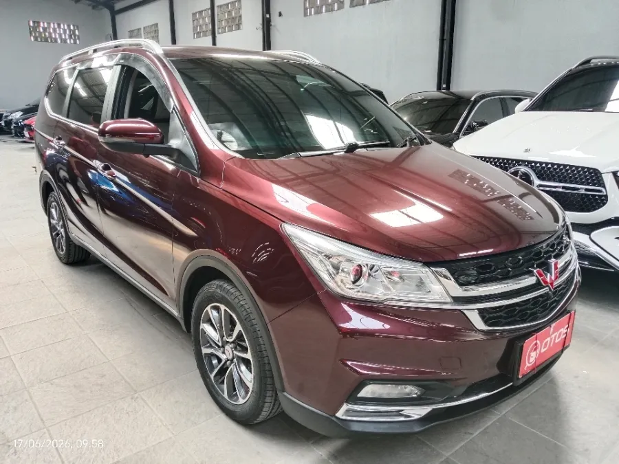 Foto Mobil Bekas Kanan Depan Wuling Cortez 1.5 C T Lux tahun 2019