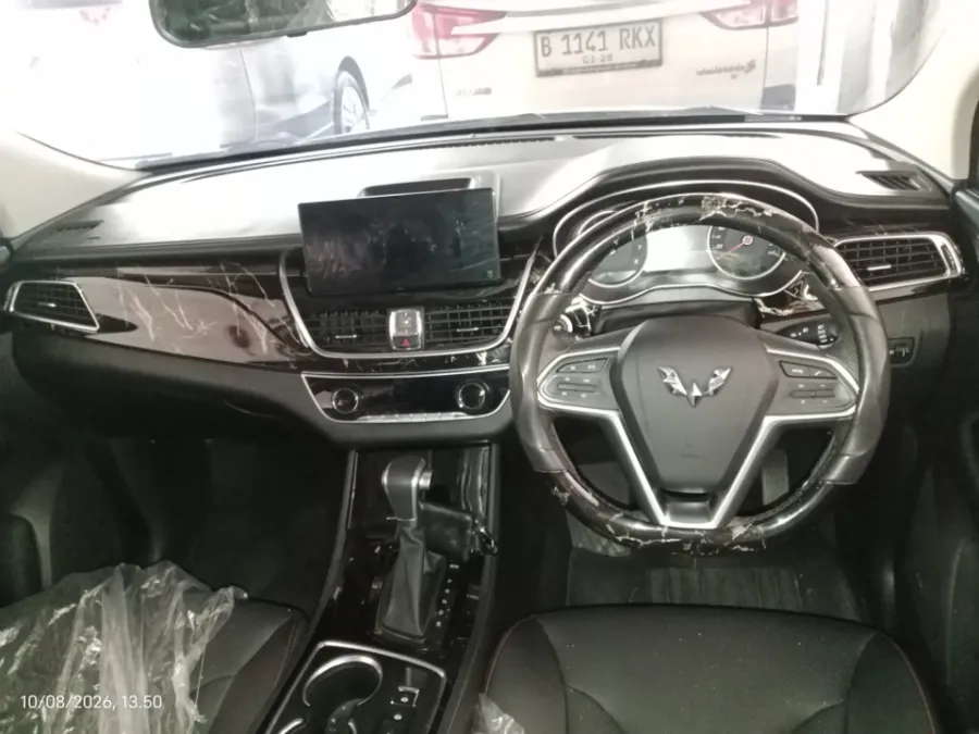 Foto Mobil Bekas Dashboard Wuling Cortez 1.5 C T Lux tahun 2025