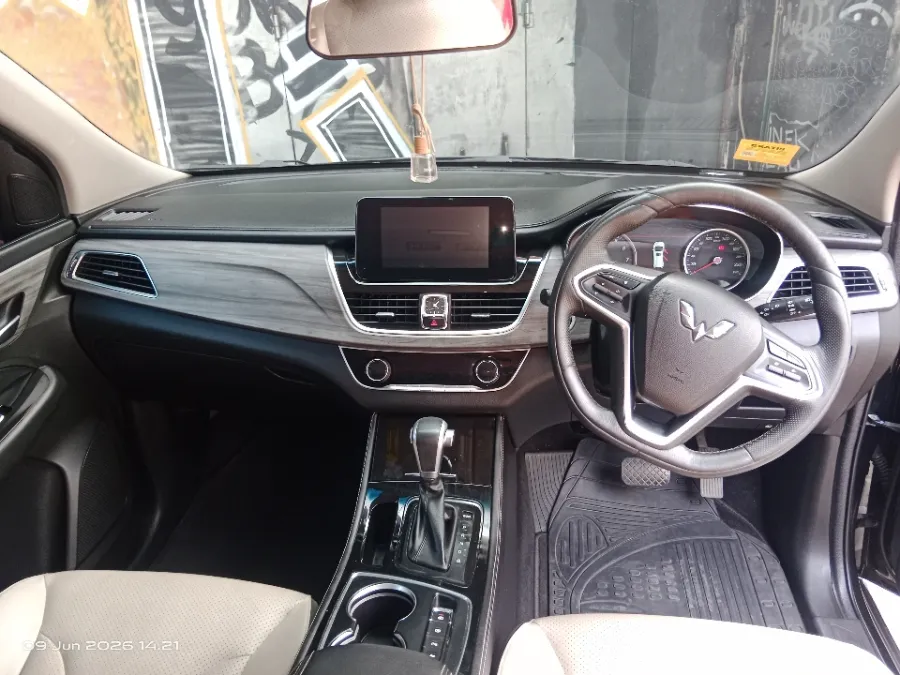 Foto Mobil Bekas Dashboard Wuling Cortez 1.5 S T Lux tahun 2019