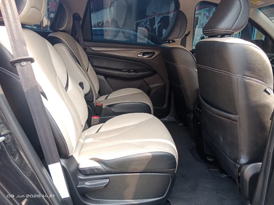 Foto Mobil Bekas Kabin Belakang Wuling Cortez 1.5 S T Lux tahun 2019