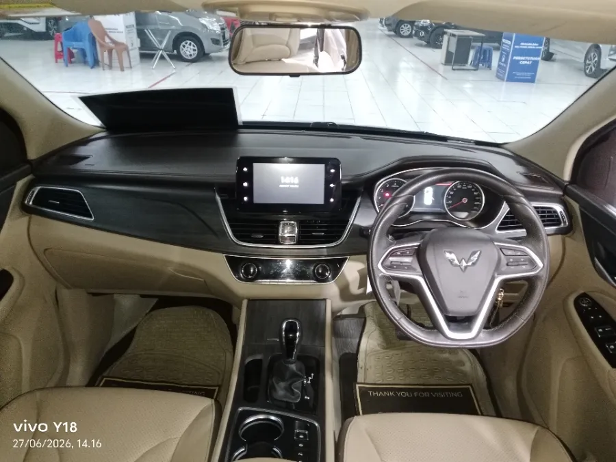 Foto Mobil Bekas Dashboard Wuling Cortez 1.8 L Lux AMT tahun 2018