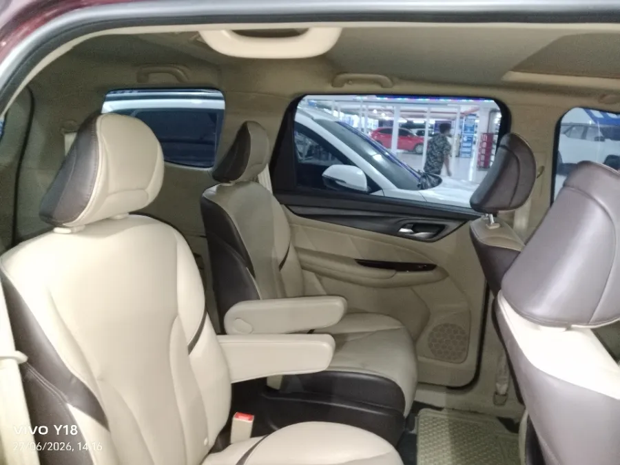 Foto Mobil Bekas Kabin Belakang Wuling Cortez 1.8 L Lux AMT tahun 2018
