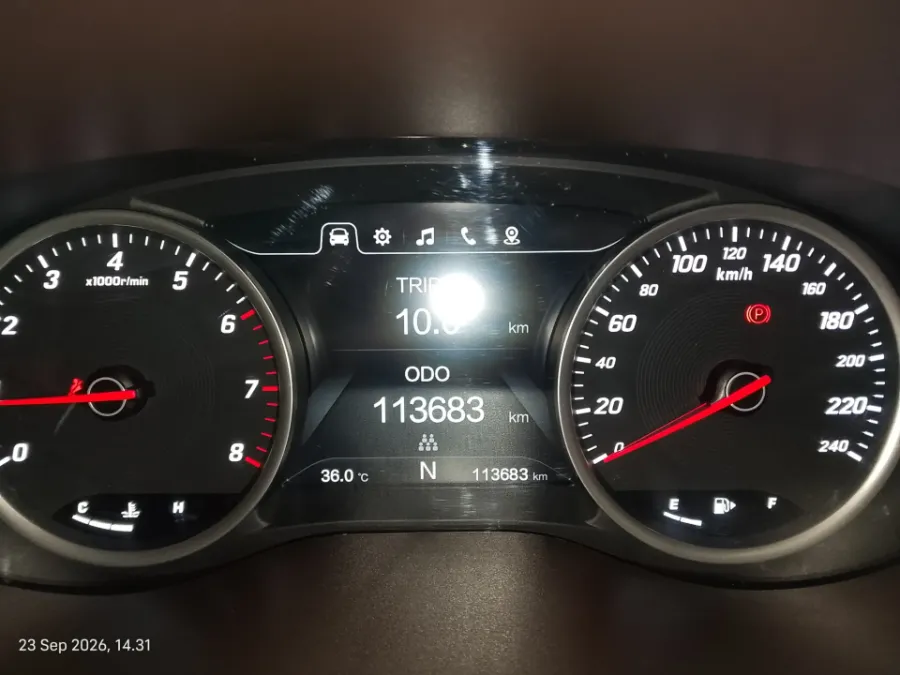 Foto Mobil Bekas Odometer Wuling Cortez 1.8 L Lux AMT tahun 2018