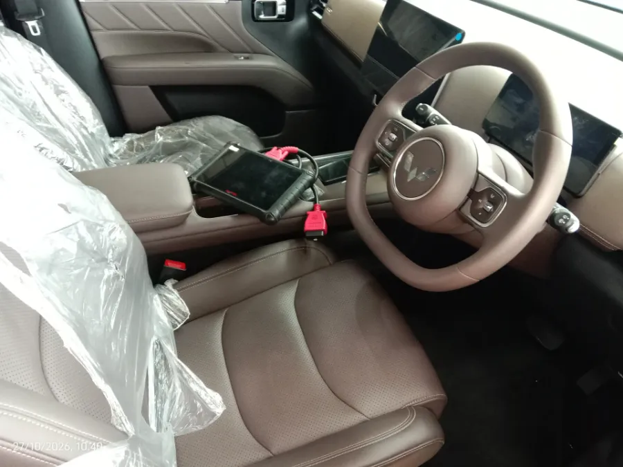Foto Mobil Bekas Kabin Depan Wuling Darion EV EX tahun 2025